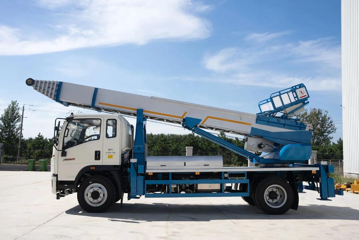 肥东县云梯上料车租赁费用