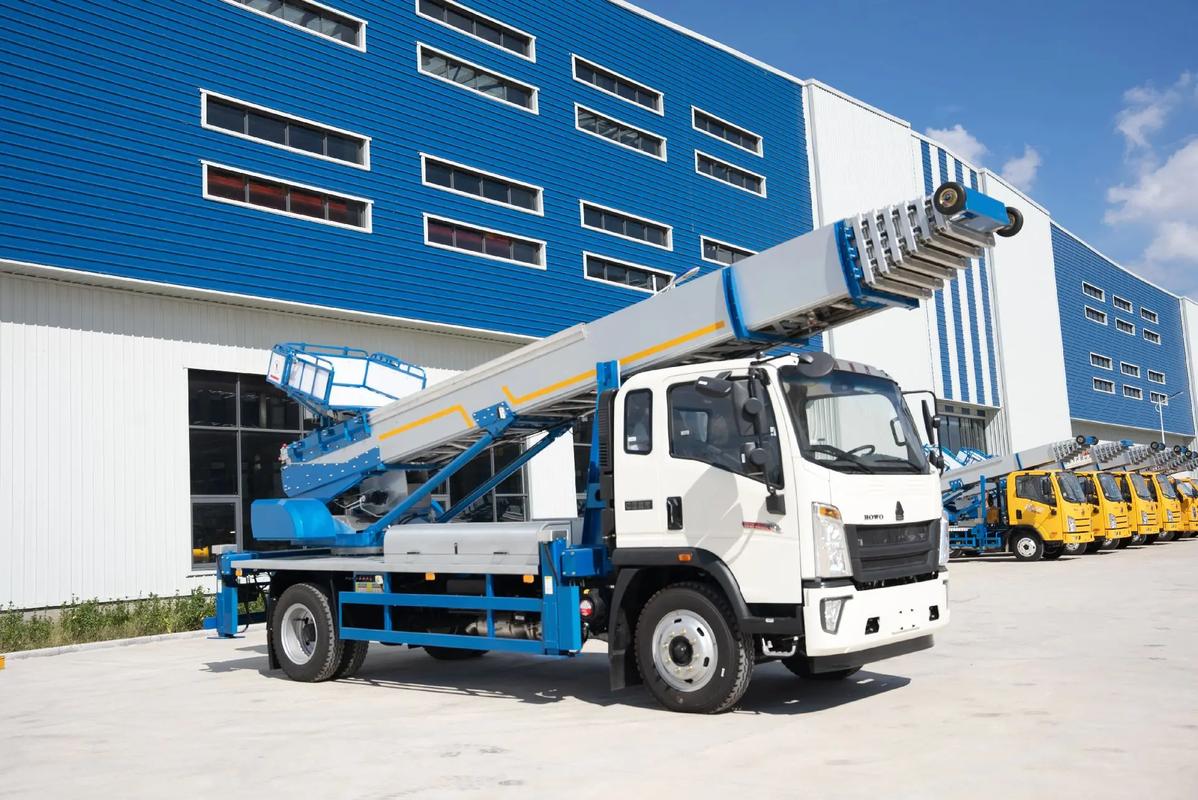 肥东县出租云梯车高空作业车 建筑垃圾搬运